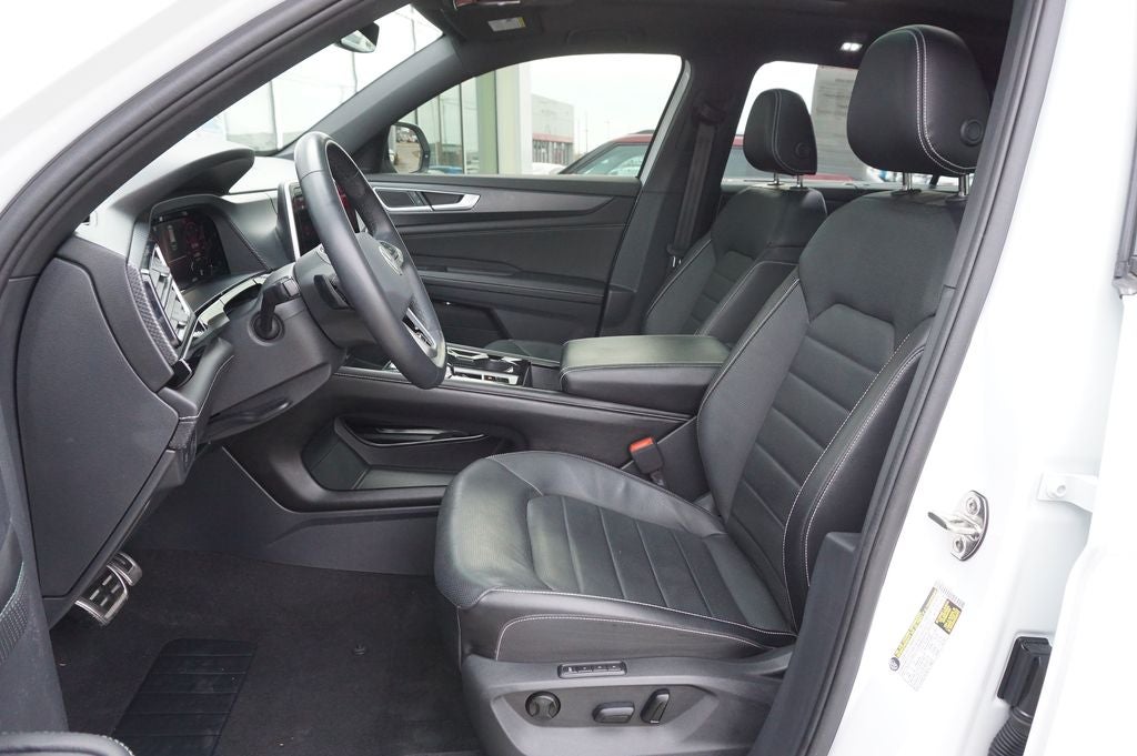 2024 Volkswagen Atlas Cross Sport 2.0T SEL R-Line