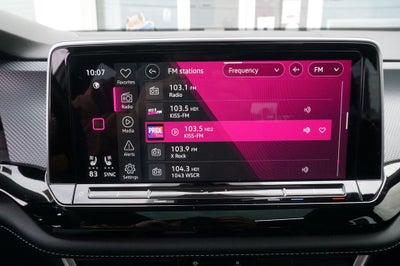 2024 Volkswagen Atlas Cross Sport 2.0T SEL R-Line