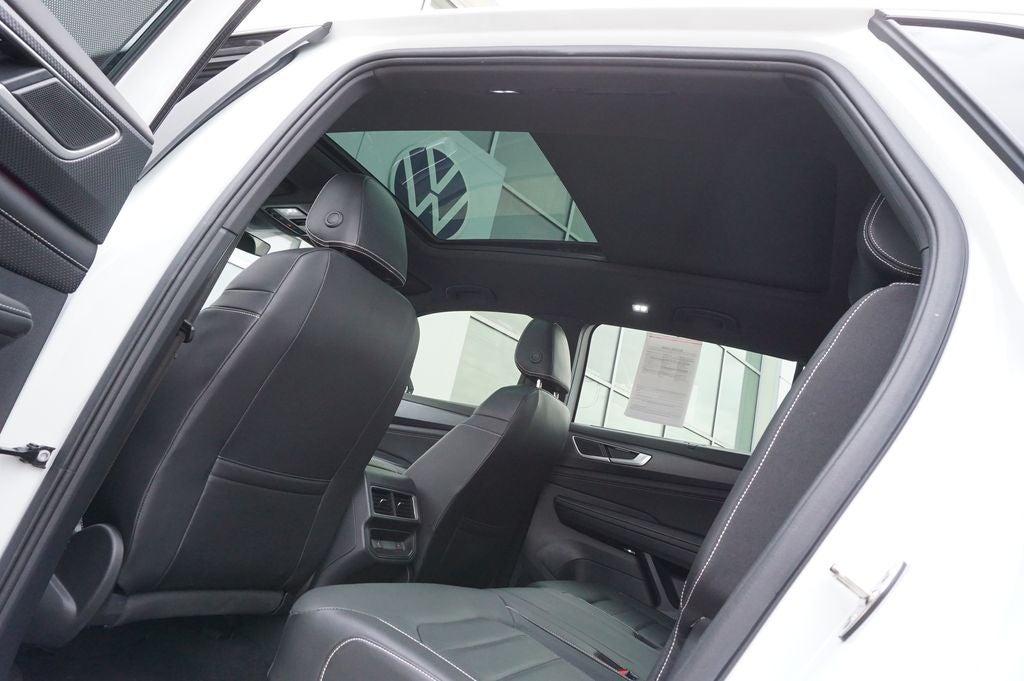 2024 Volkswagen Atlas Cross Sport 2.0T SEL R-Line