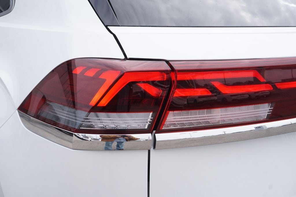 2024 Volkswagen Atlas Cross Sport 2.0T SEL R-Line