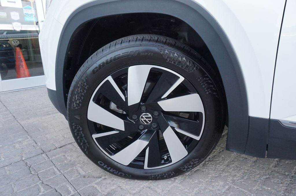 2025 Volkswagen Atlas Cross Sport 2.0T SEL