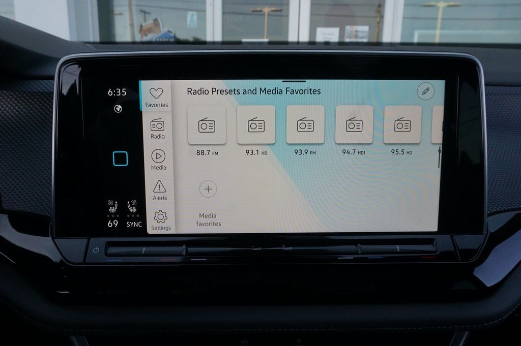 2025 Volkswagen Atlas Cross Sport 2.0T SEL