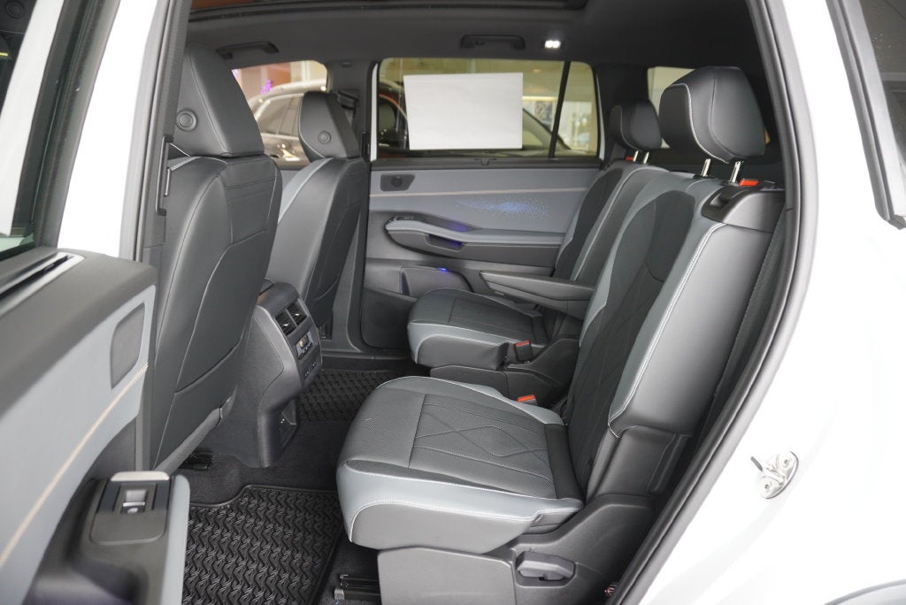 2027 Volkswagen Atlas SEL