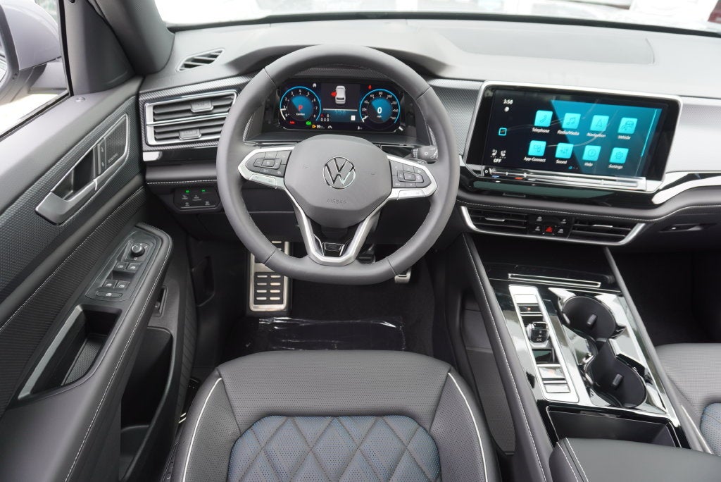 2026 Volkswagen Atlas Cross Sport SEL Premium R-Line