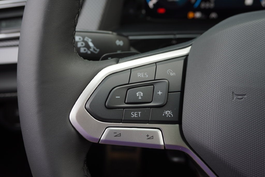 2026 Volkswagen Atlas Cross Sport SEL Premium R-Line