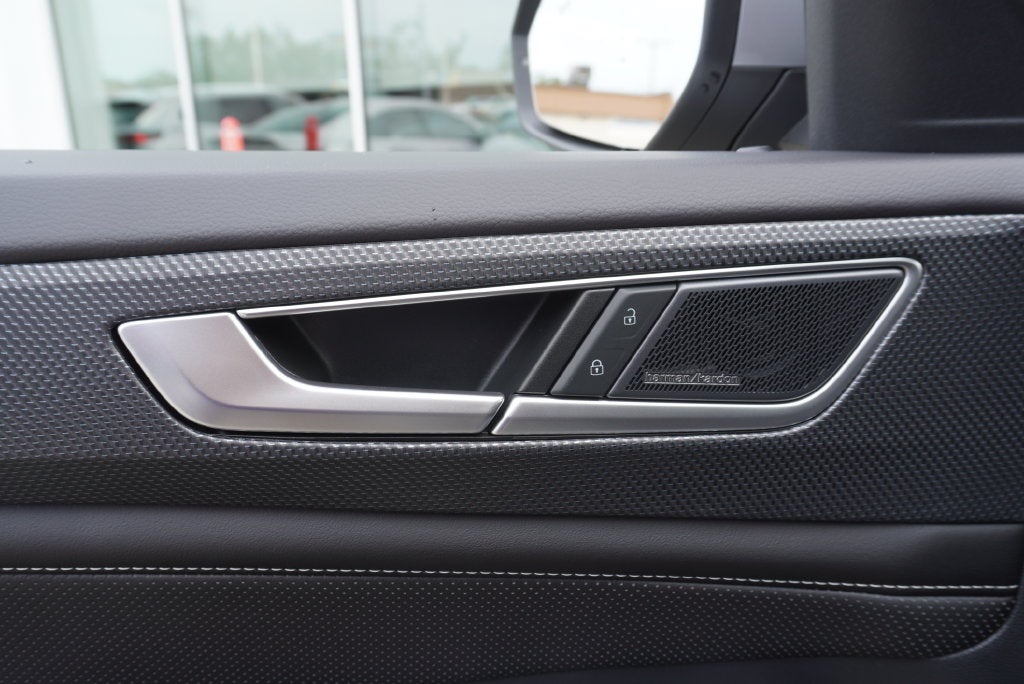 2026 Volkswagen Atlas Cross Sport SEL Premium R-Line