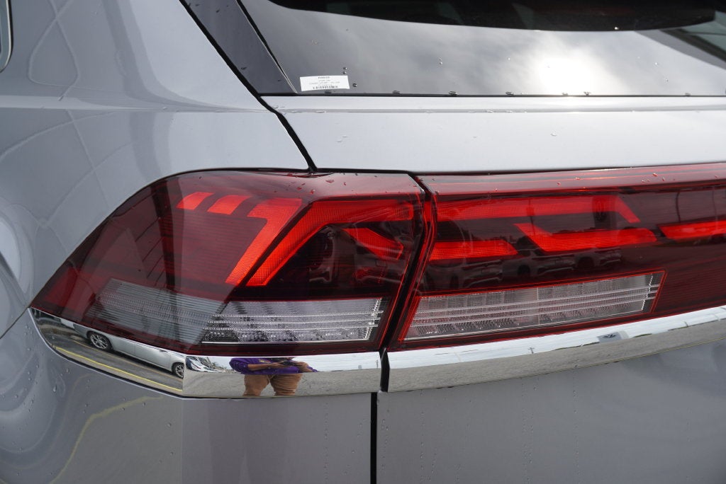 2026 Volkswagen Atlas Cross Sport SEL Premium R-Line