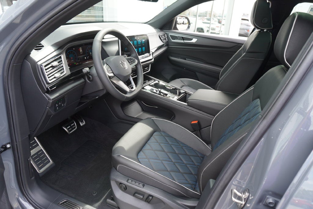 2026 Volkswagen Atlas Cross Sport SEL Premium R-Line