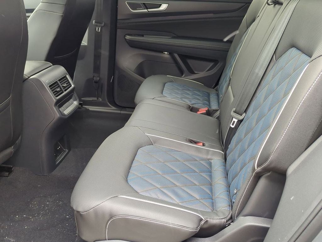 2026 Volkswagen Atlas Cross Sport 2.0T SEL Premium R-Line