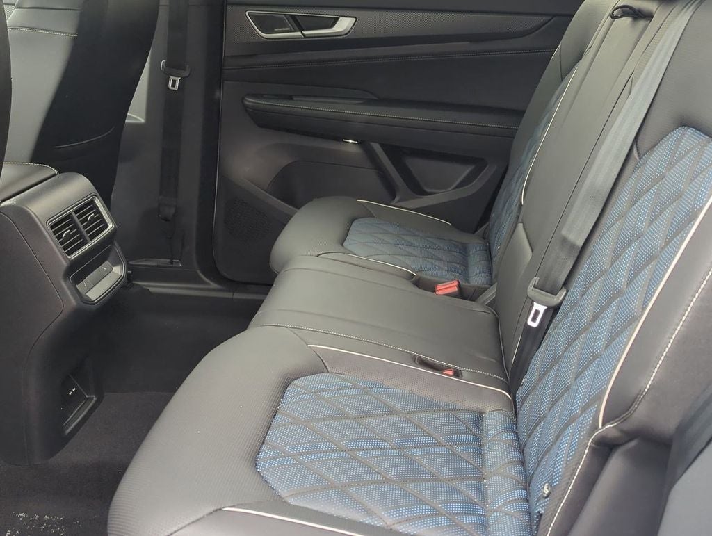 2026 Volkswagen Atlas Cross Sport SEL Premium R-Line