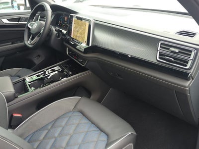 2026 Volkswagen Atlas Cross Sport SEL Premium R-Line