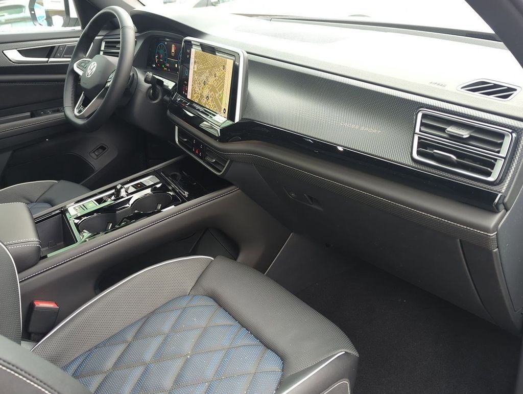 2026 Volkswagen Atlas Cross Sport SEL Premium R-Line
