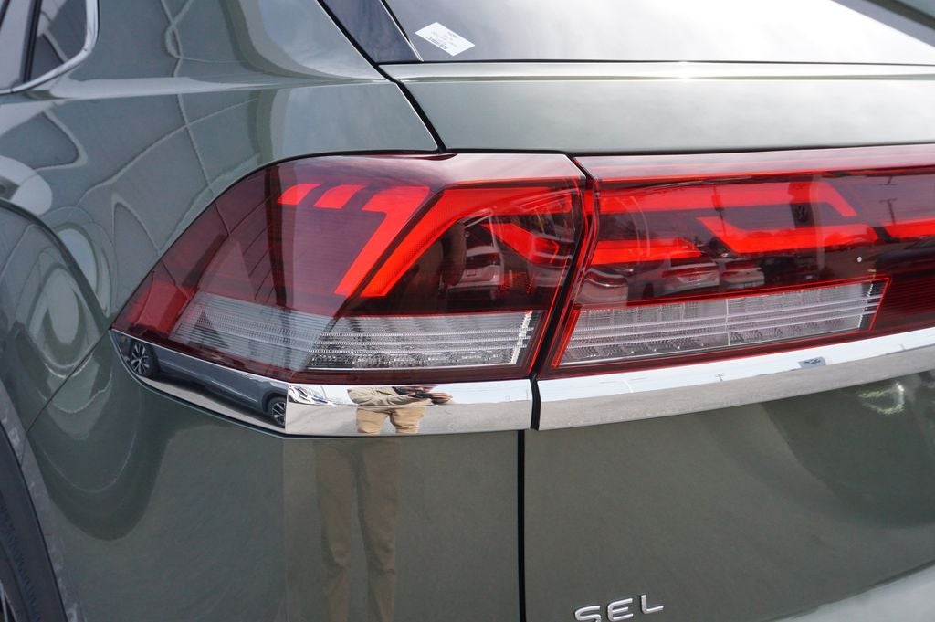 2026 Volkswagen Atlas Cross Sport 2.0T SEL Premium R-Line