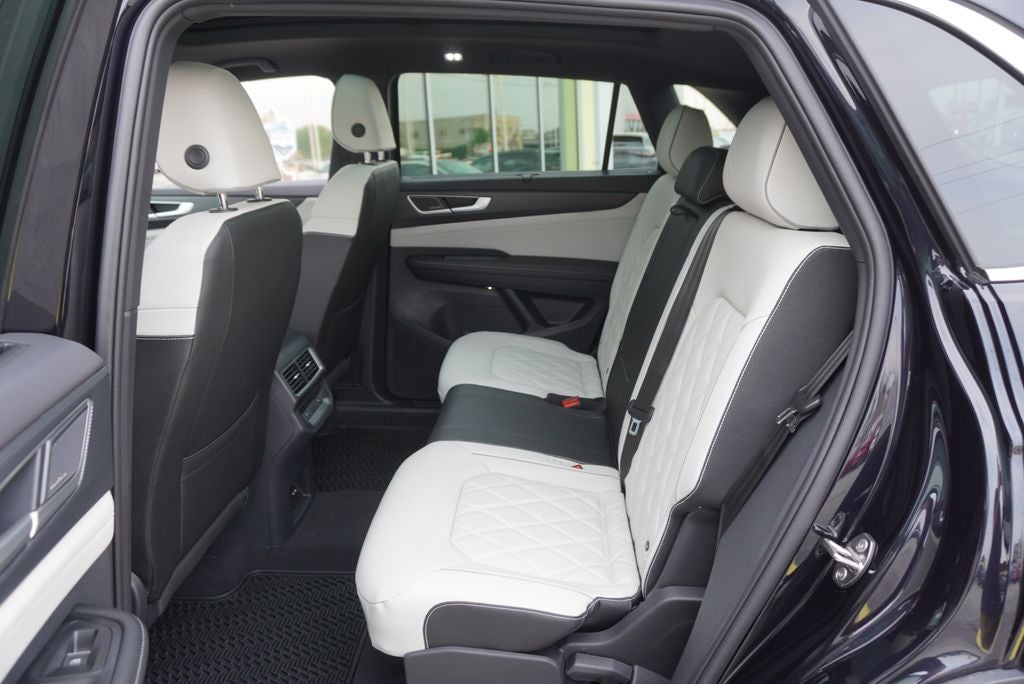 2026 Volkswagen Atlas Cross Sport SEL Premium R-Line