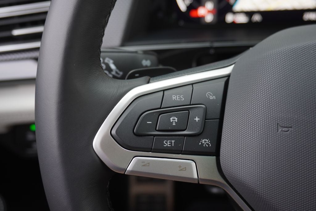 2026 Volkswagen Atlas Cross Sport SEL Premium R-Line