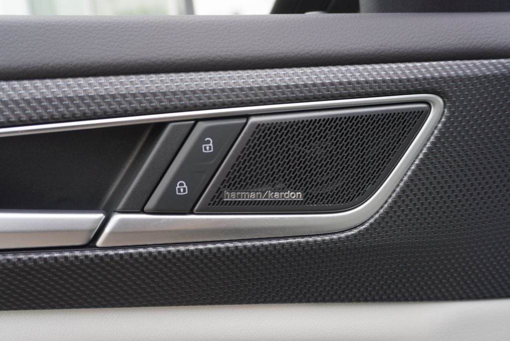 2026 Volkswagen Atlas Cross Sport SEL Premium R-Line