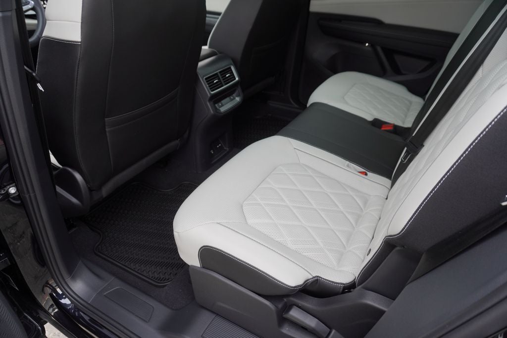 2026 Volkswagen Atlas Cross Sport SEL Premium R-Line