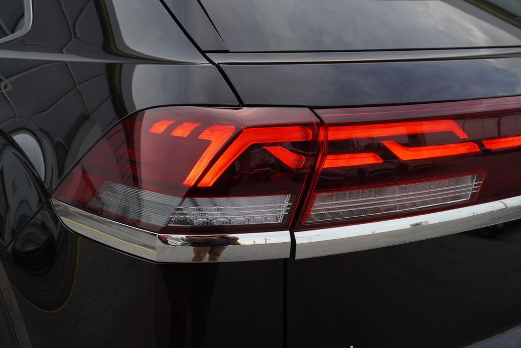 2026 Volkswagen Atlas Cross Sport SEL Premium R-Line