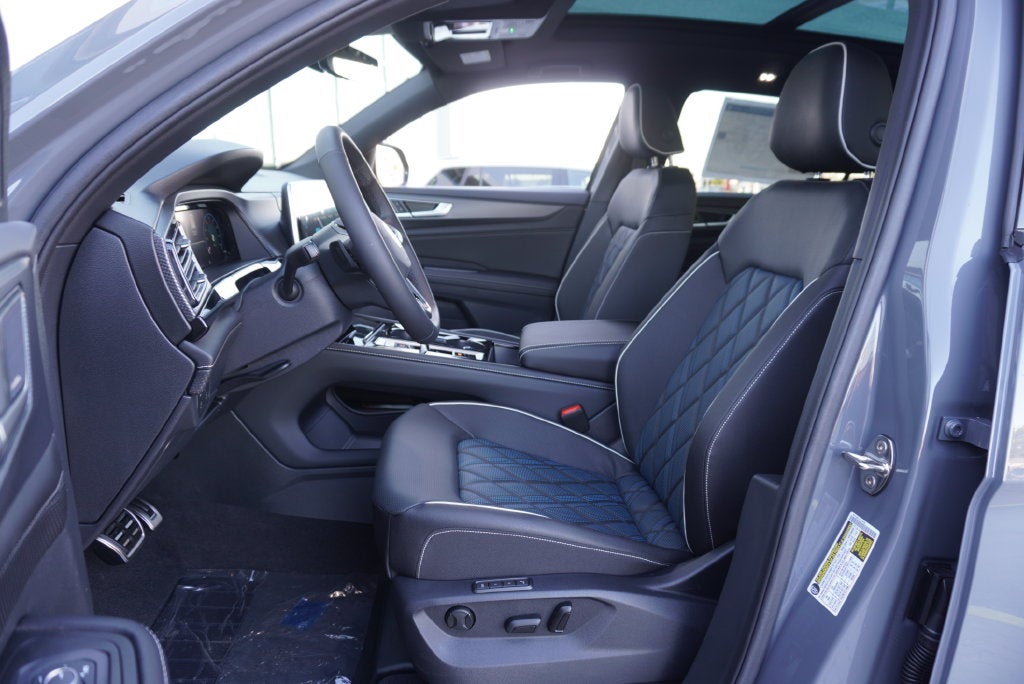 2026 Volkswagen Atlas Cross Sport SEL Premium R-Line