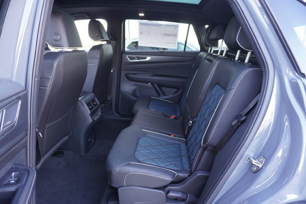 2026 Volkswagen Atlas Cross Sport SEL Premium R-Line