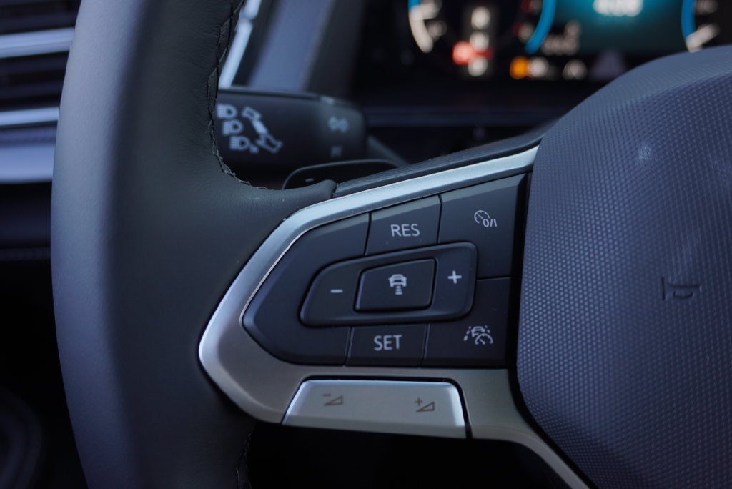 2026 Volkswagen Atlas Cross Sport SEL Premium R-Line