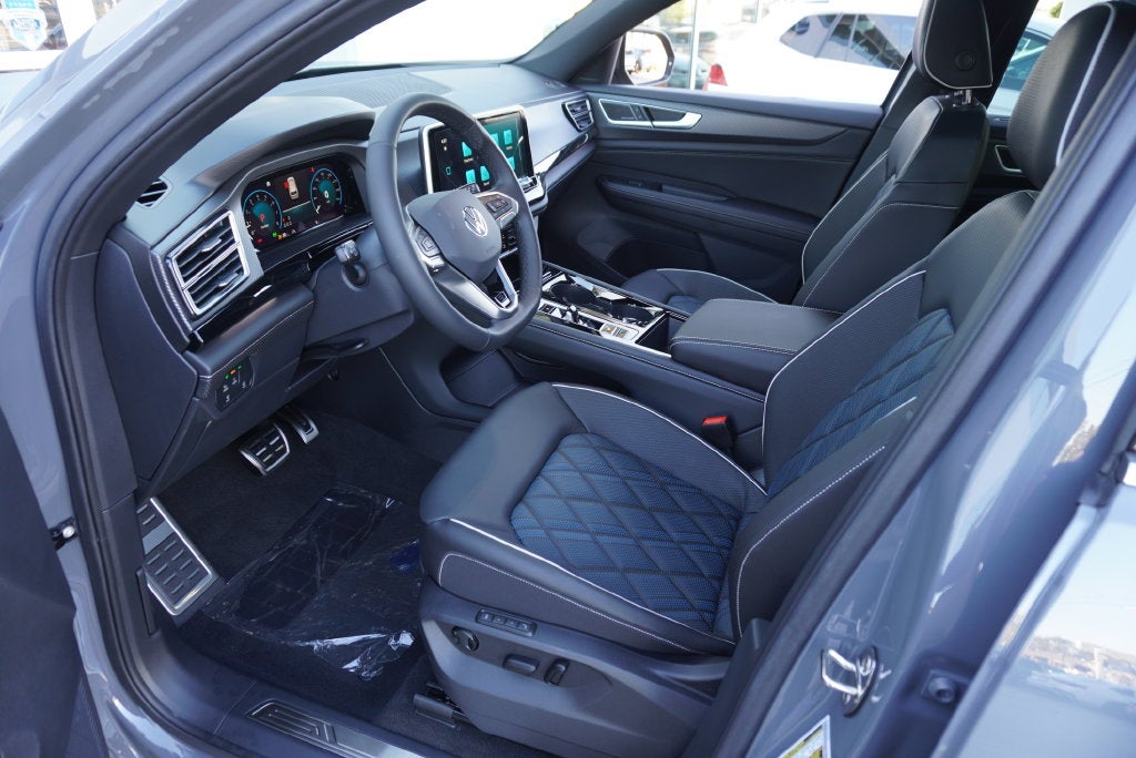 2026 Volkswagen Atlas Cross Sport SEL Premium R-Line
