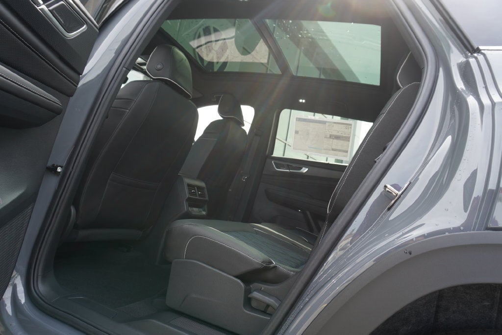 2026 Volkswagen Atlas Cross Sport SEL Premium R-Line