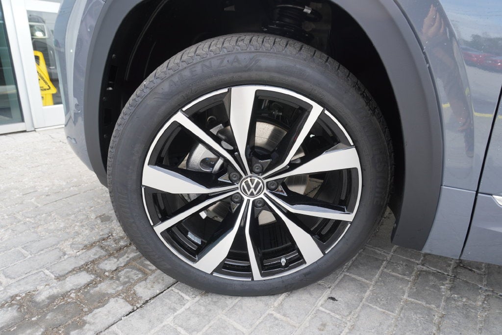 2026 Volkswagen Atlas Cross Sport SEL Premium R-Line