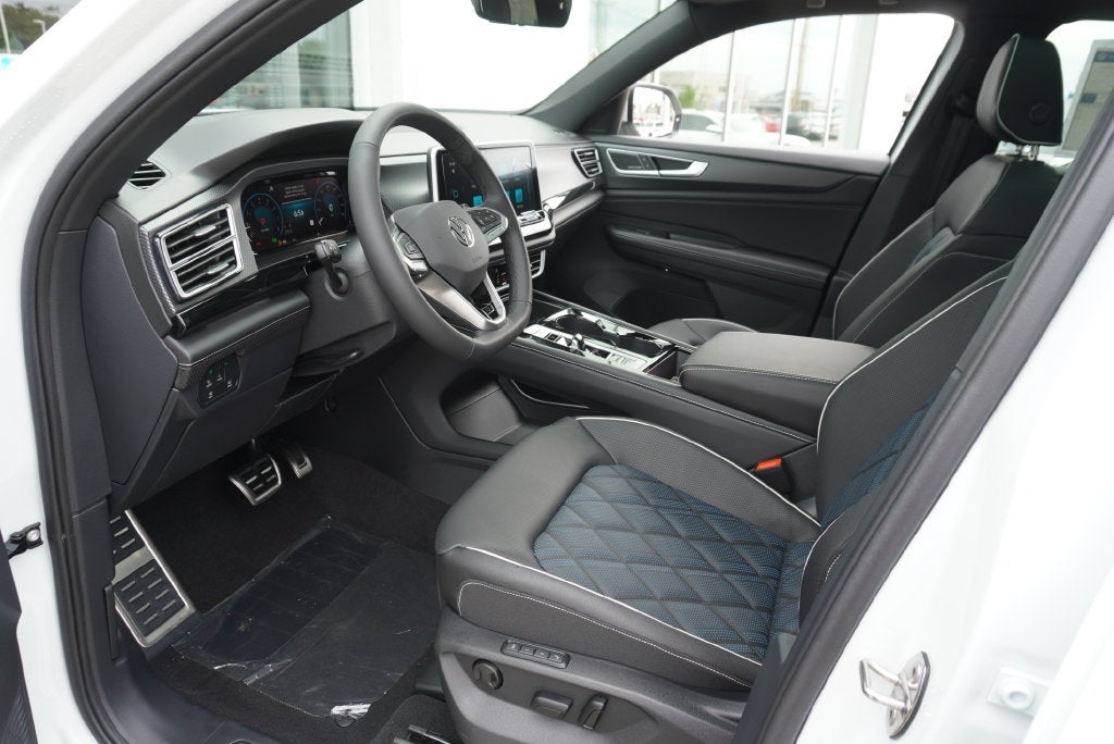 2026 Volkswagen Atlas Cross Sport SEL Premium R-Line