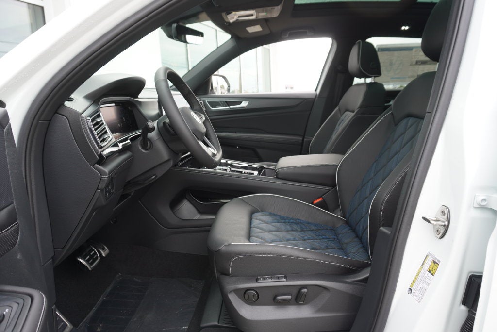 2026 Volkswagen Atlas Cross Sport SEL Premium R-Line