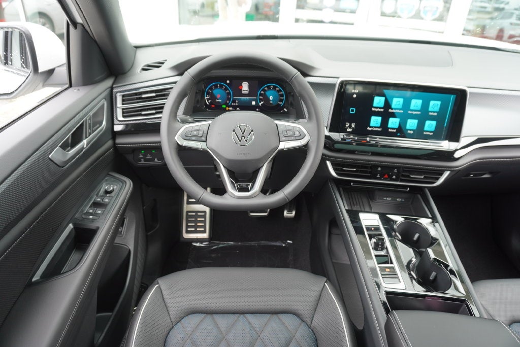 2026 Volkswagen Atlas Cross Sport SEL Premium R-Line