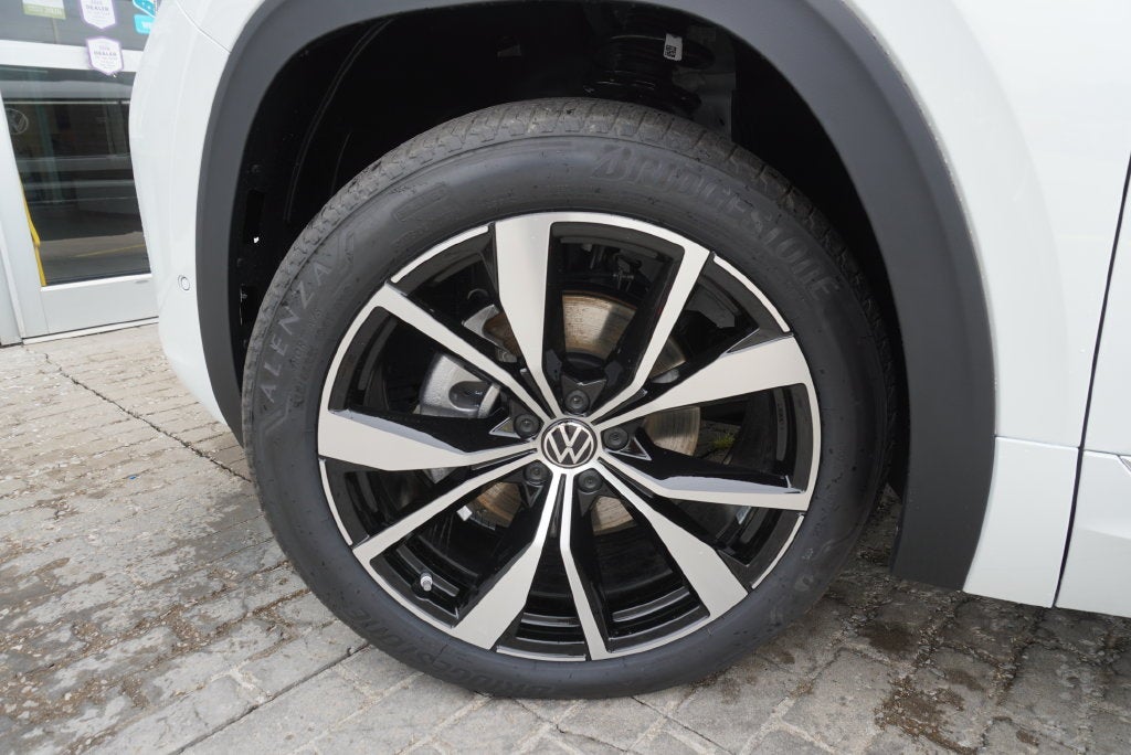 2026 Volkswagen Atlas Cross Sport SEL Premium R-Line