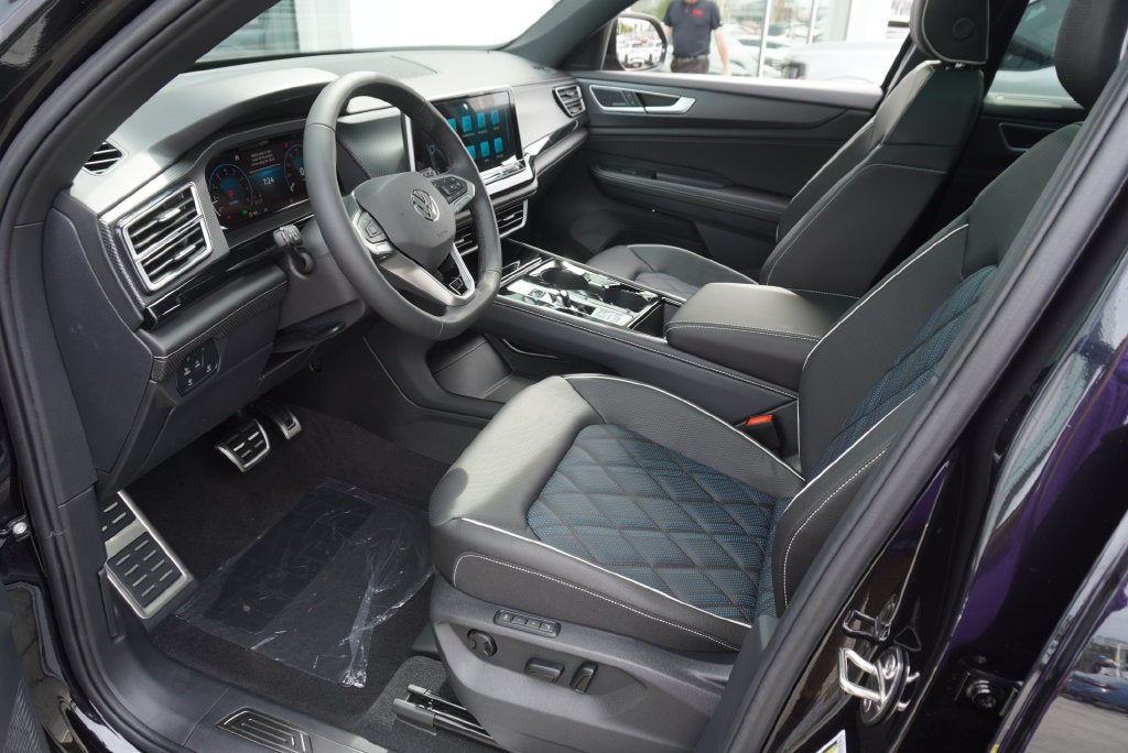 2026 Volkswagen Atlas Cross Sport SEL Premium R-Line