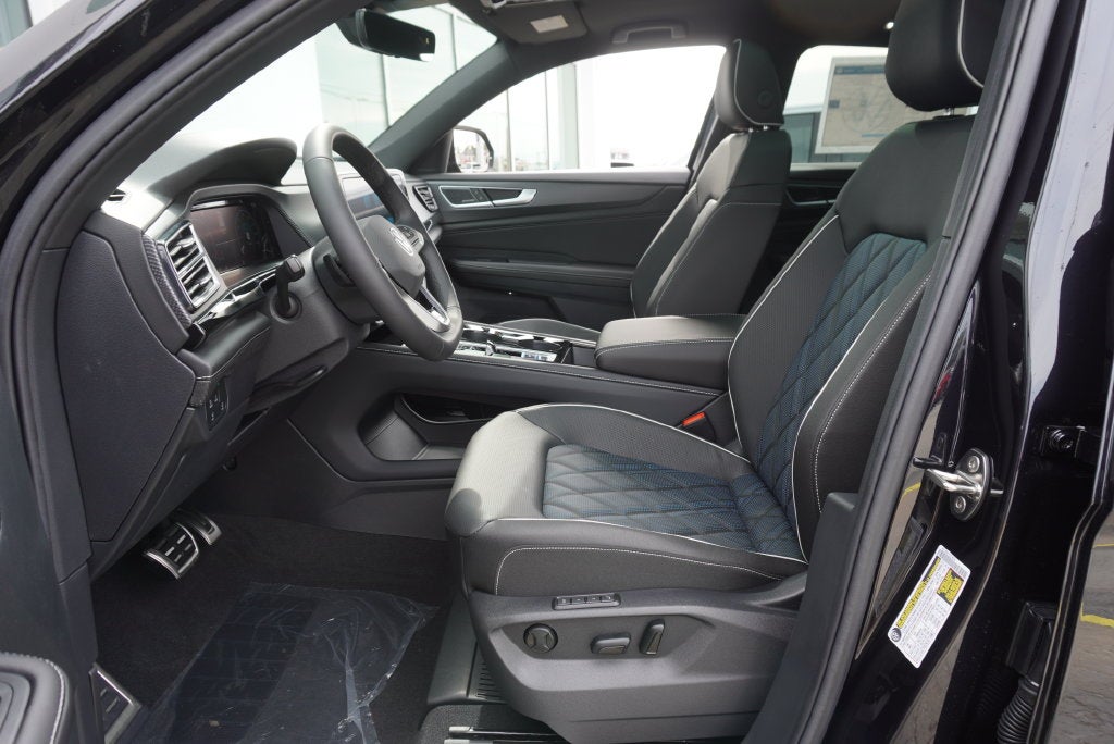 2026 Volkswagen Atlas Cross Sport SEL Premium R-Line