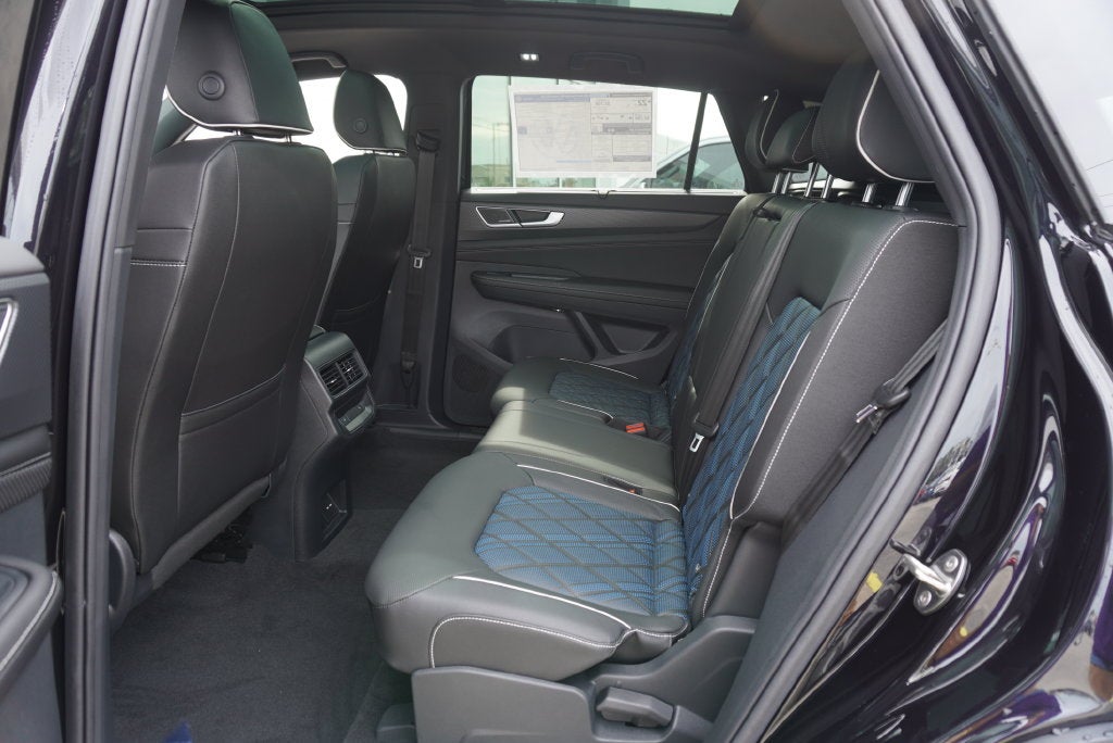 2026 Volkswagen Atlas Cross Sport SEL Premium R-Line