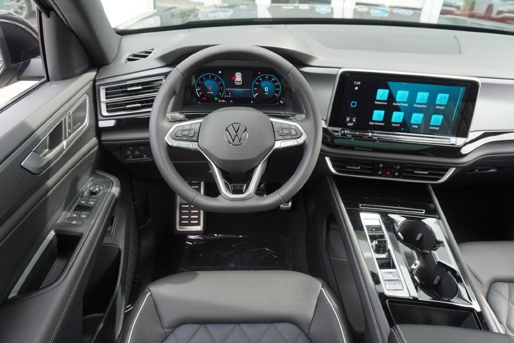 2026 Volkswagen Atlas Cross Sport SEL Premium R-Line
