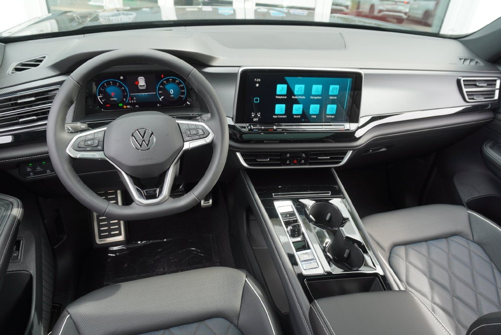 2026 Volkswagen Atlas Cross Sport SEL Premium R-Line