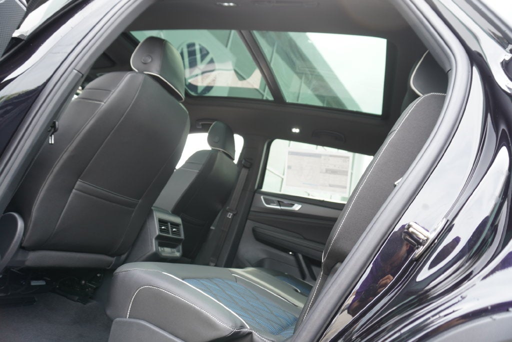 2026 Volkswagen Atlas Cross Sport SEL Premium R-Line