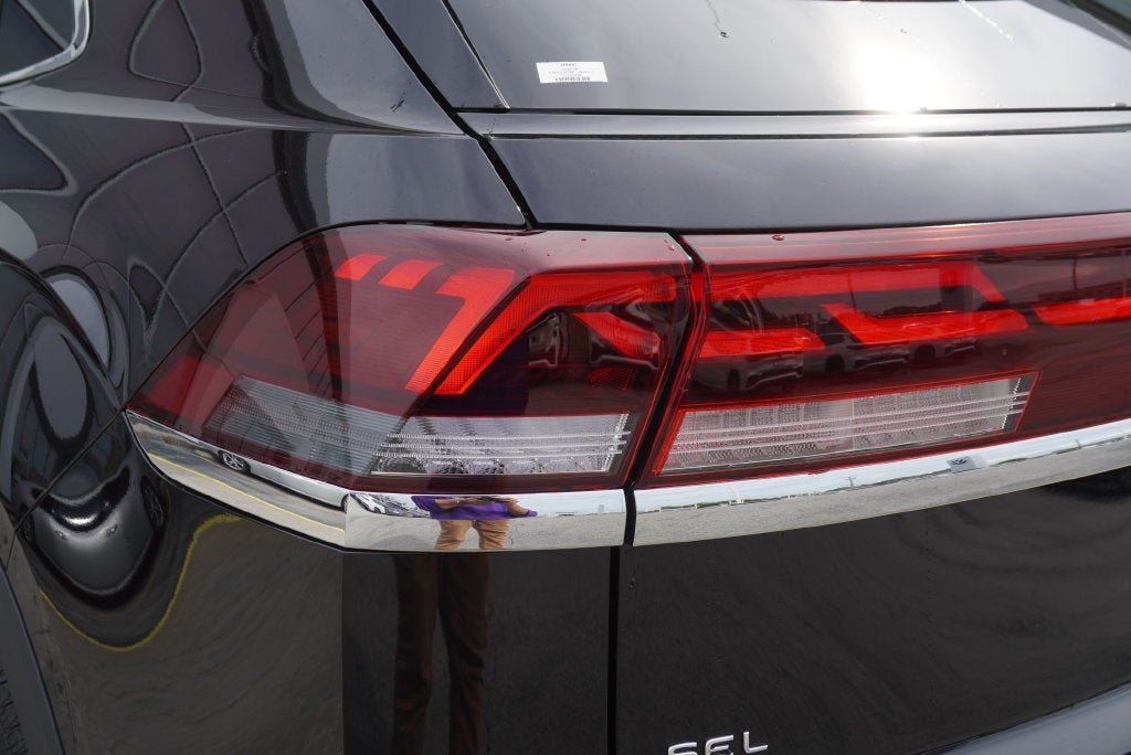 2026 Volkswagen Atlas Cross Sport SEL Premium R-Line
