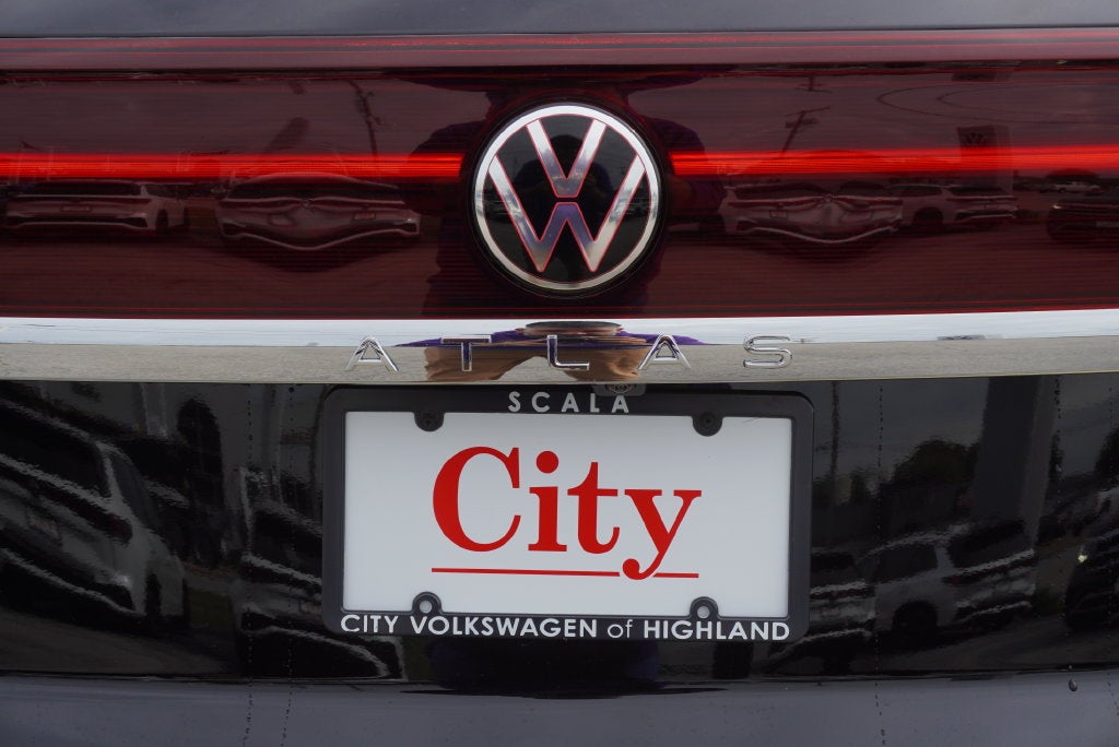 2026 Volkswagen Atlas Cross Sport SEL Premium R-Line