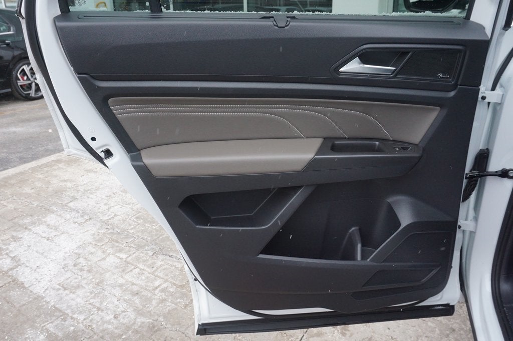 2023 Volkswagen Atlas Cross Sport 3.6L V6 SEL Premium R-Line