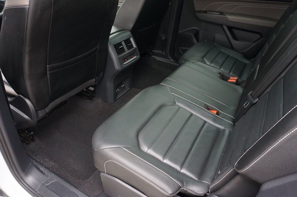 2023 Volkswagen Atlas Cross Sport 3.6L V6 SEL Premium R-Line