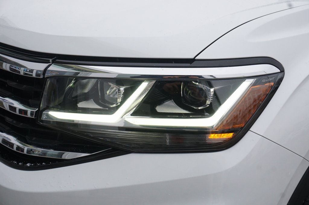 2023 Volkswagen Atlas Cross Sport 3.6L V6 SEL Premium R-Line