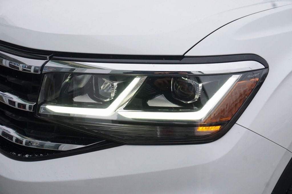 2023 Volkswagen Atlas Cross Sport 3.6L V6 SEL Premium R-Line