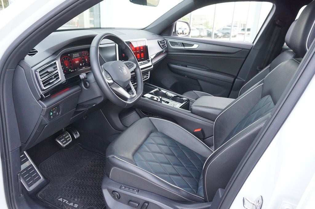 2025 Volkswagen Atlas Cross Sport 2.0T SEL Premium R-Line