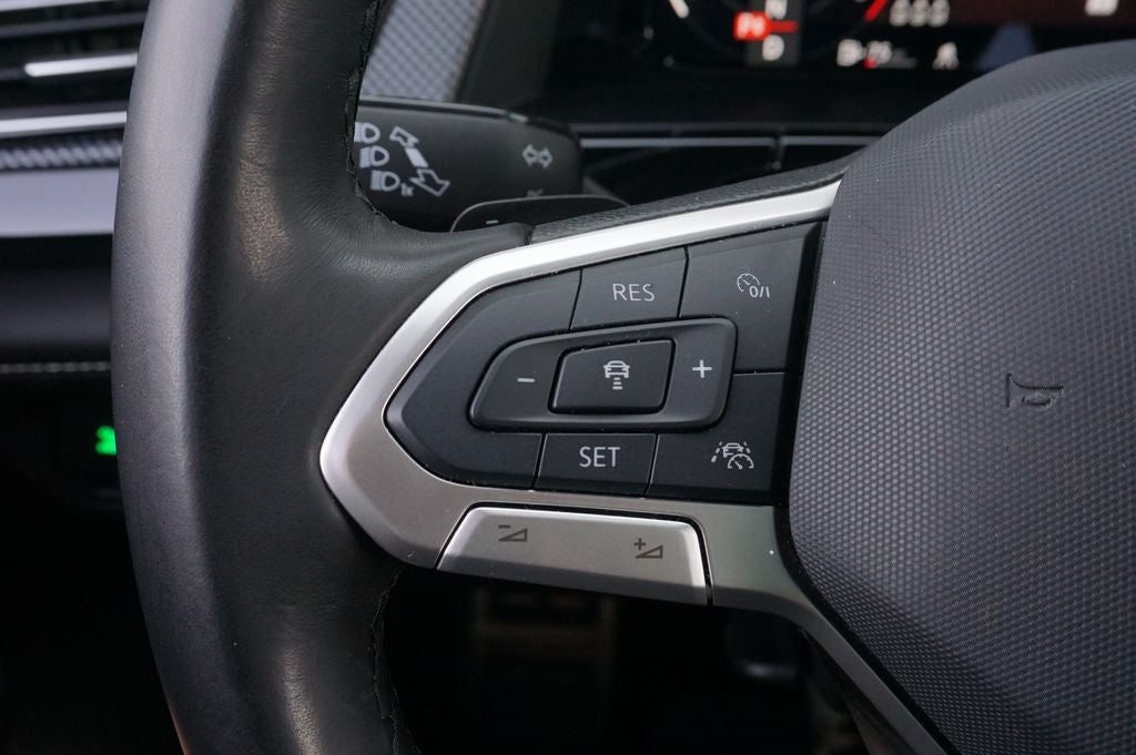 2025 Volkswagen Atlas Cross Sport 2.0T SEL Premium R-Line