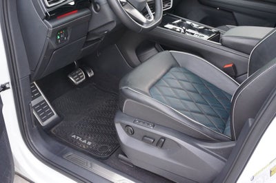 2025 Volkswagen Atlas Cross Sport 2.0T SEL Premium R-Line