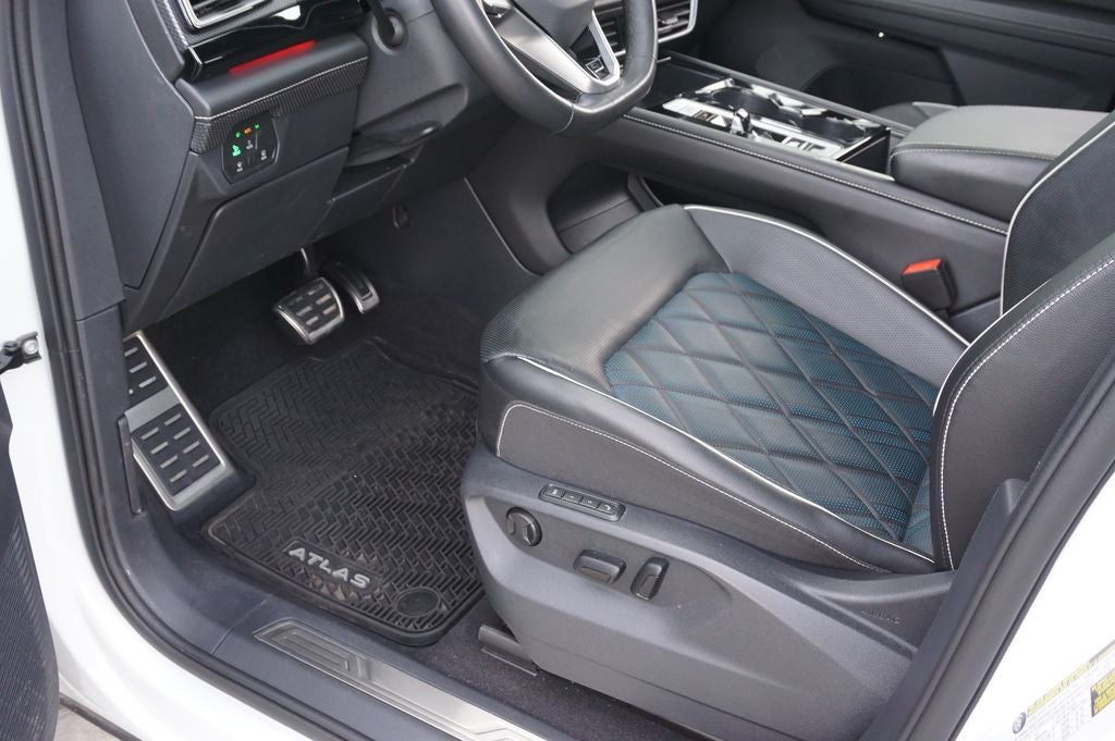 2025 Volkswagen Atlas Cross Sport 2.0T SEL Premium R-Line