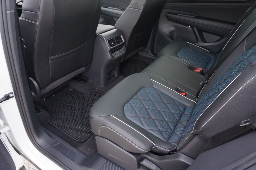 2025 Volkswagen Atlas Cross Sport 2.0T SEL Premium R-Line