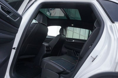 2025 Volkswagen Atlas Cross Sport 2.0T SEL Premium R-Line